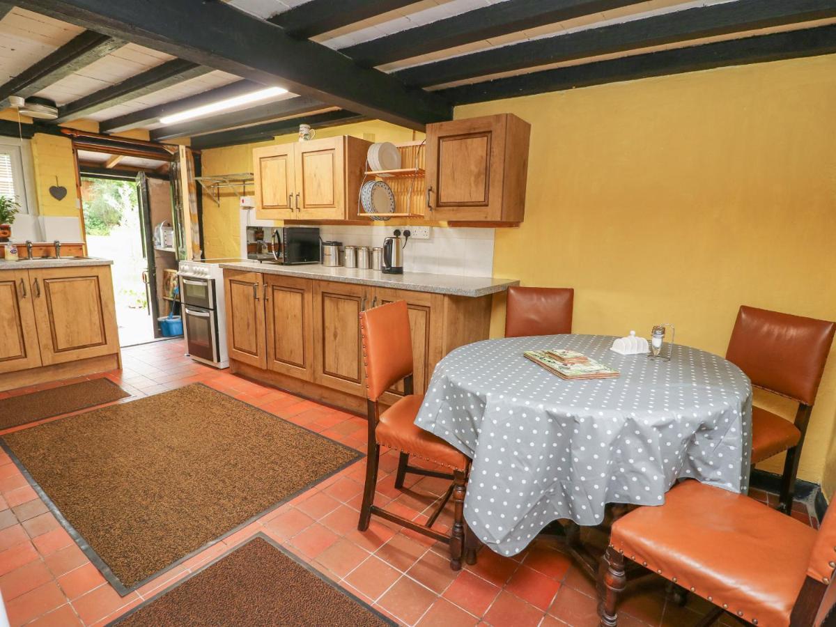 Caerau Farm House 란니들로스 외부 사진